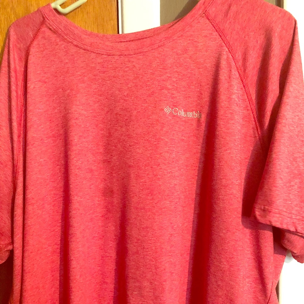 XXL Columbia t shirt
